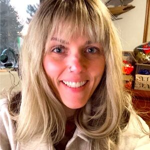 Meet your Posher, Dana